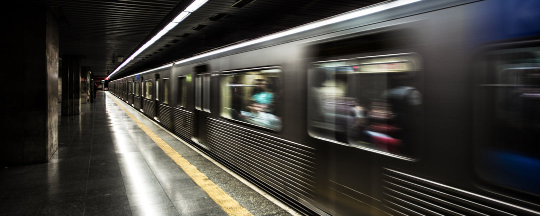 How to Keep a Tidy Bag:  A Guide for Commuters