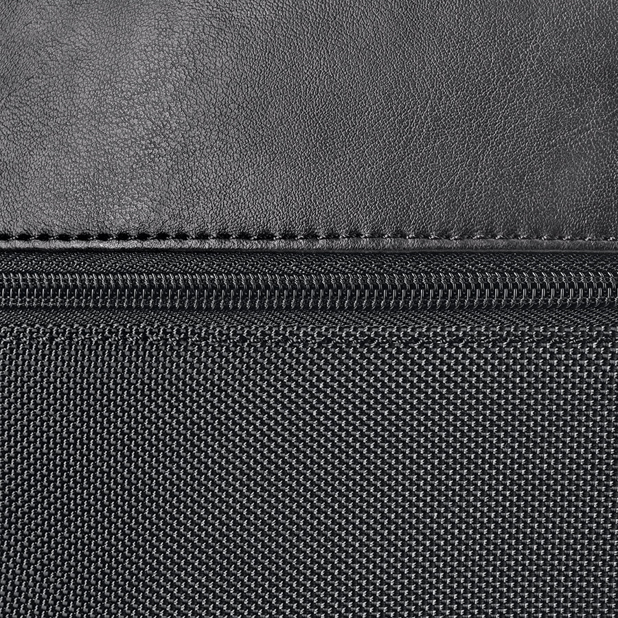 Paramount Retractable Strap Briefcase